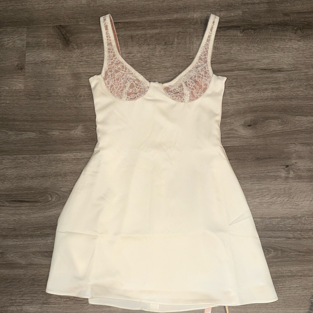 House of CB Cassandra Ivory satin and Lace mini dress - Picture 11 of 16